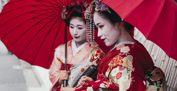 Geisha – The Art Behind The Glory and The Pale Mask